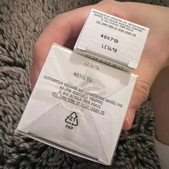 Maison Margiela By the Fireplace shower gel & hand cream Bundle - Picture 3 of 4